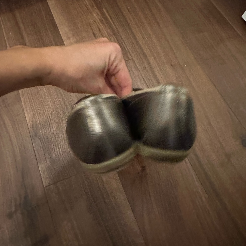 Shoes - Picture 4 of 5